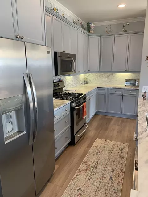 Kitchen - 115 Prairie Park Dr #504, Wheeling, IL 60090 photo 6 of 6
