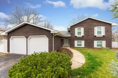 165 N Lancaster Dr, Bolingbrook, IL 60440