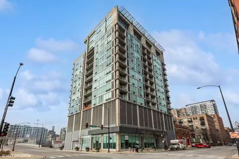 700 W Van Buren St #1406, Chicago, IL 60607