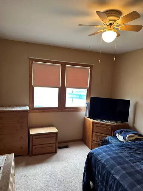 Bedroom - 1145 Aspen St, Hoffman Estates, IL 60169 photo 2 of 5