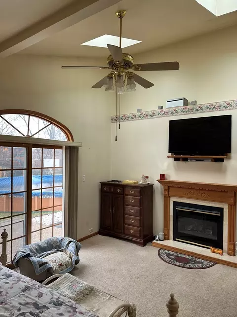 Bedroom - 1145 Aspen St, Hoffman Estates, IL 60169 photo 4 of 5