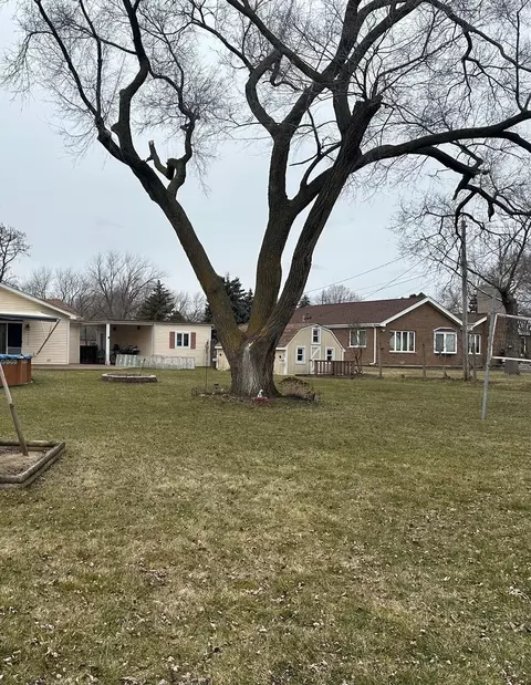 Exterior - 1145 Aspen St, Hoffman Estates, IL 60169 photo 5 of 8