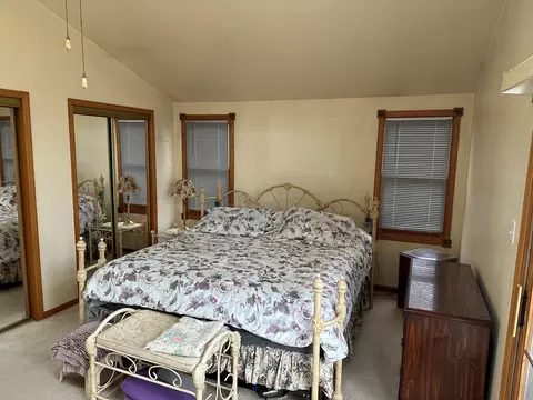 Bedroom - 1145 Aspen St, Hoffman Estates, IL 60169 photo 5 of 5