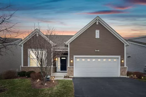 2643 Cranbrook St, Naperville, IL 60564