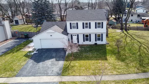 24465 S Valley Dr, Channahon, IL 60410
