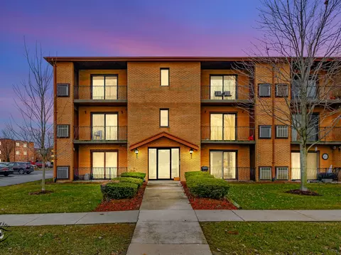 7321 175th St #1E, Tinley Park, IL 60477