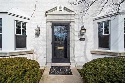 Exterior - 955 Willow Rd, Winnetka, IL 60093 photo 2 of 6