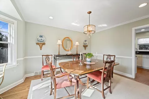 Dining - 955 Willow Rd, Winnetka, IL 60093 photo 1 of 2