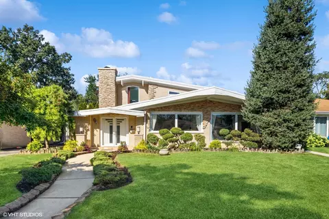 9338 Tripp Ave, Skokie, IL 60076