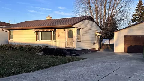 Exterior - 302 S Jackson St, Morrison, IL 61270 photo 11 of 13