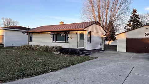Exterior - 302 S Jackson St, Morrison, IL 61270 photo 13 of 13