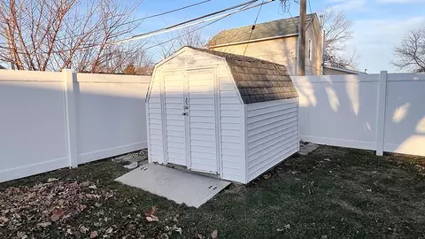 Exterior - 302 S Jackson St, Morrison, IL 61270 photo 4 of 13