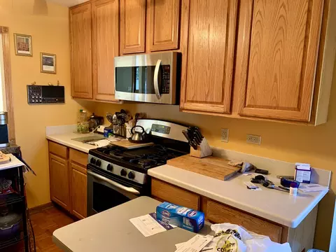 Kitchen - 316 81st St, Burr Ridge, IL 60527 photo 2 of 3