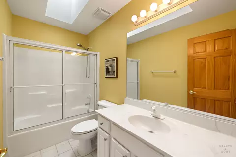 Bath - 730 Fenview Cir, Algonquin, IL 60102 photo 4 of 5