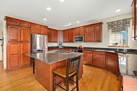 Kitchen - 730 Fenview Cir, Algonquin, IL 60102 photo 3 of 3