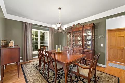 Dining - 730 Fenview Cir, Algonquin, IL 60102 photo 2 of 2
