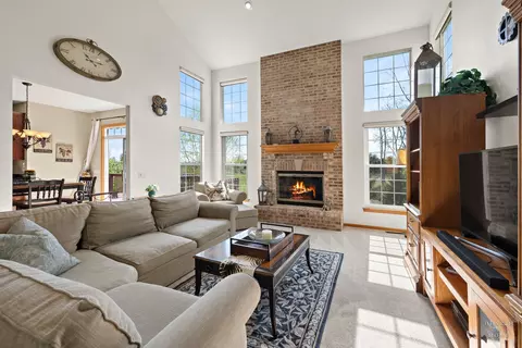 Living - 730 Fenview Cir, Algonquin, IL 60102 photo 1 of 3