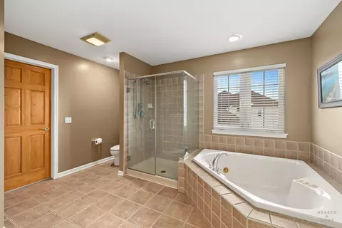 Bath - 730 Fenview Cir, Algonquin, IL 60102 photo 3 of 5