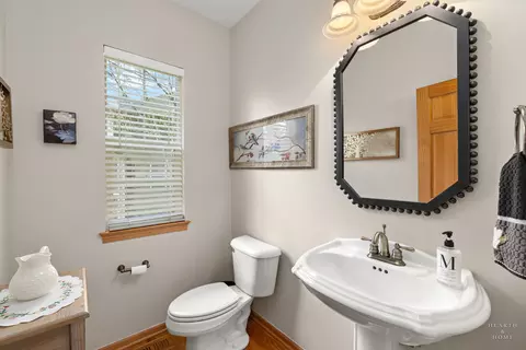 Bath - 730 Fenview Cir, Algonquin, IL 60102 photo 1 of 5
