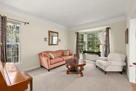 Living - 730 Fenview Cir, Algonquin, IL 60102 photo 3 of 3