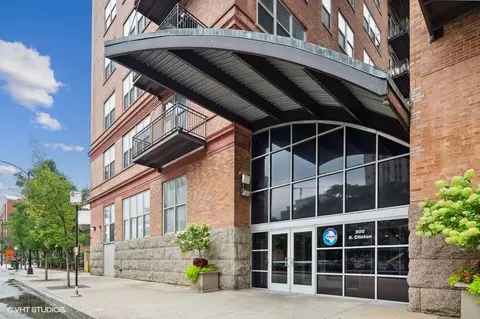 500 S Clinton St #704, Chicago, IL 60607