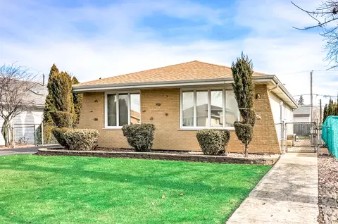 8415 S 79th Ave, Justice, IL 60458