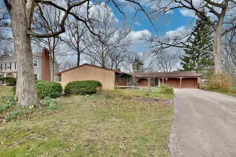 3 S220 Blackcherry Ln, Glen Ellyn, IL 60137
