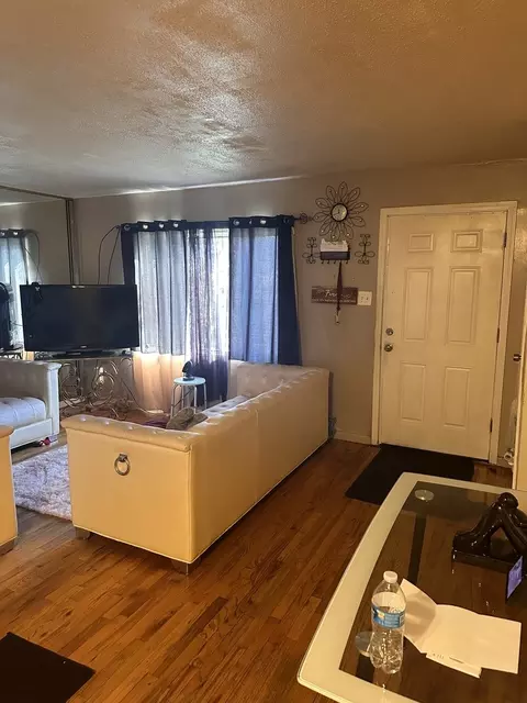 9036 S Emerald Ave, Chicago, IL 60621 photo 3