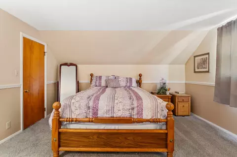 Bedroom - 802 Frank Dr, Champaign, IL 61821 photo 2 of 8