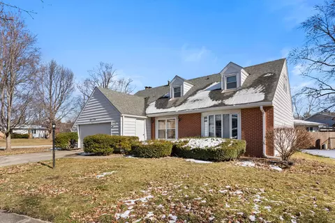 802 Frank Dr, Champaign, IL 61821