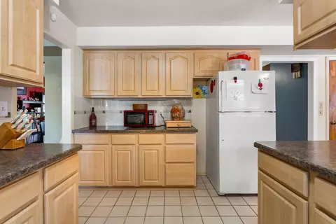 Kitchen - 802 Frank Dr, Champaign, IL 61821 photo 2 of 4