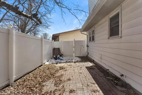 Exterior - 802 Frank Dr, Champaign, IL 61821 photo 6 of 6