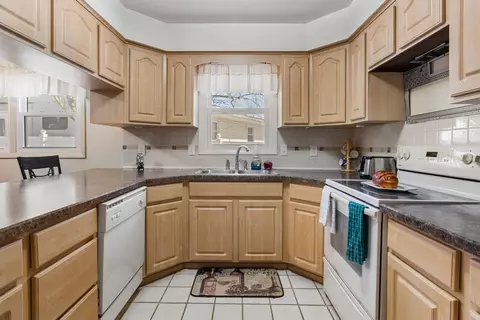 Kitchen - 802 Frank Dr, Champaign, IL 61821 photo 4 of 4