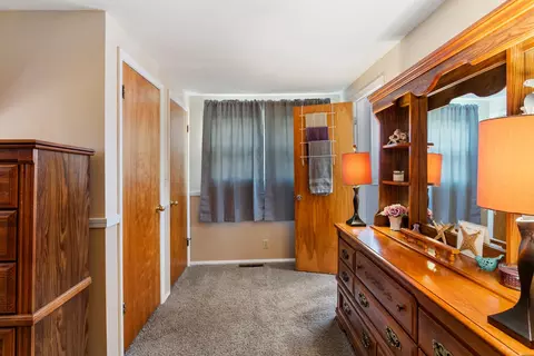 Bedroom - 802 Frank Dr, Champaign, IL 61821 photo 4 of 8