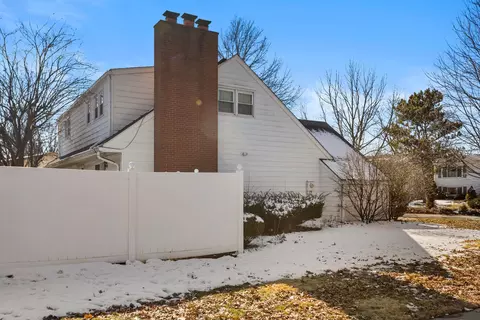 Exterior - 802 Frank Dr, Champaign, IL 61821 photo 4 of 6
