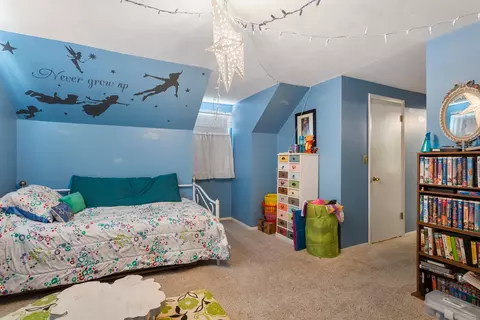 Bedroom - 802 Frank Dr, Champaign, IL 61821 photo 6 of 8
