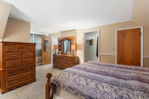 Bedroom - 802 Frank Dr, Champaign, IL 61821 photo 3 of 8