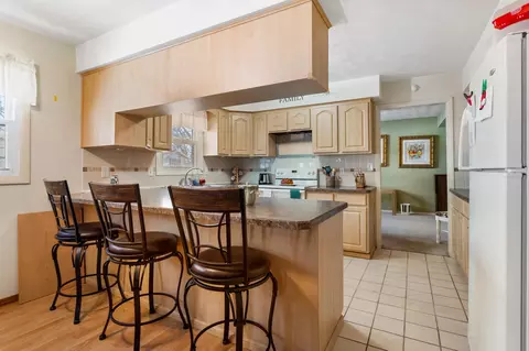 Kitchen - 802 Frank Dr, Champaign, IL 61821 photo 3 of 4