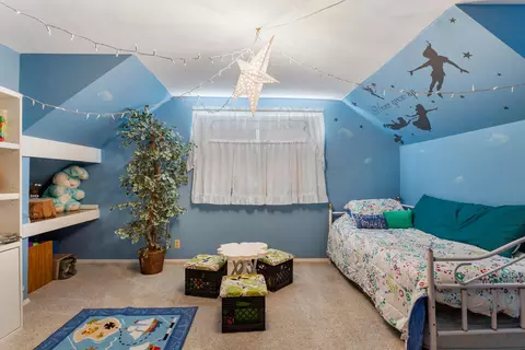 Bedroom - 802 Frank Dr, Champaign, IL 61821 photo 5 of 8