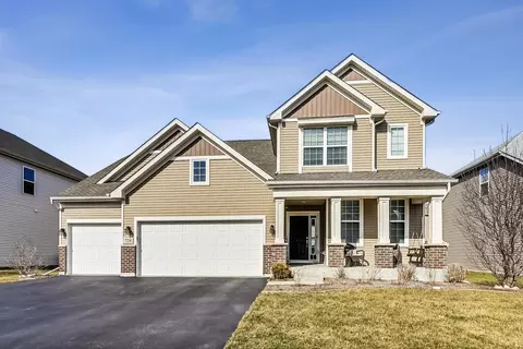 728 Heartland Ln, South Elgin, IL 60177