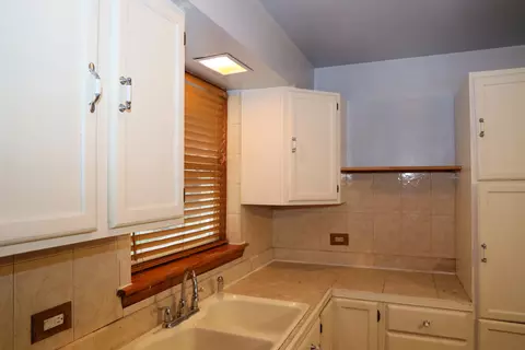 Kitchen - 4641 Butterfield Rd, Hillside, IL 60162 photo 1 of 5