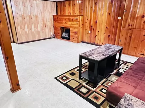 Living - 4641 Butterfield Rd, Hillside, IL 60162 photo 11 of 14
