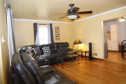 Living - 4641 Butterfield Rd, Hillside, IL 60162 photo 7 of 14