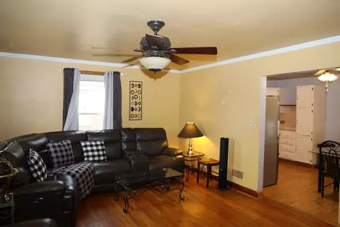 Living - 4641 Butterfield Rd, Hillside, IL 60162 photo 8 of 14