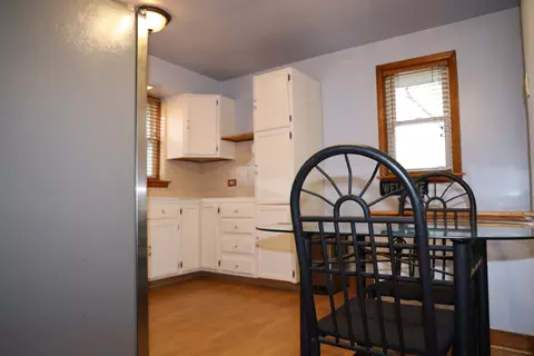 Kitchen - 4641 Butterfield Rd, Hillside, IL 60162 photo 2 of 5