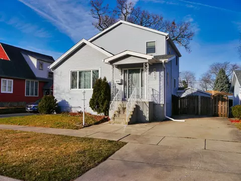 9820 S 55th Ave, Oak Lawn, IL 60453