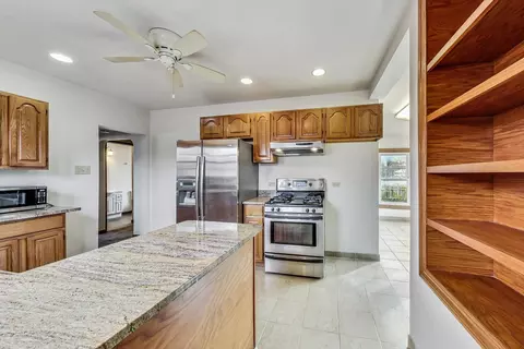 Kitchen - 3910 Oak Ave, Brookfield, IL 60513 photo 2 of 3