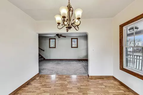 Bath - 3910 Oak Ave, Brookfield, IL 60513 photo 1 of 3