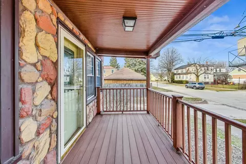 Exterior - 3910 Oak Ave, Brookfield, IL 60513 photo 4 of 19
