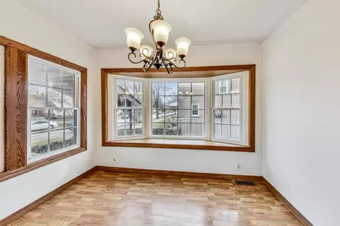 Dining - 3910 Oak Ave, Brookfield, IL 60513 photo 1 of 2